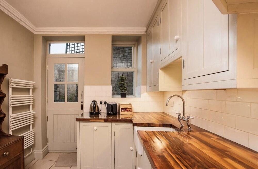 Ivory House - Stunning Central Townhouse