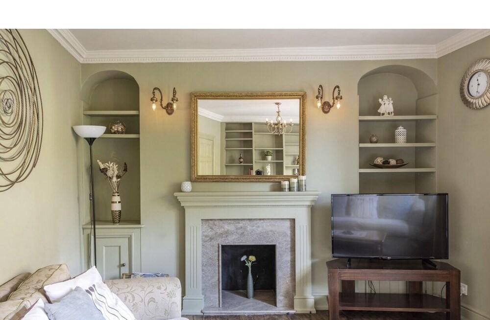 Ivory House - Stunning Central Townhouse