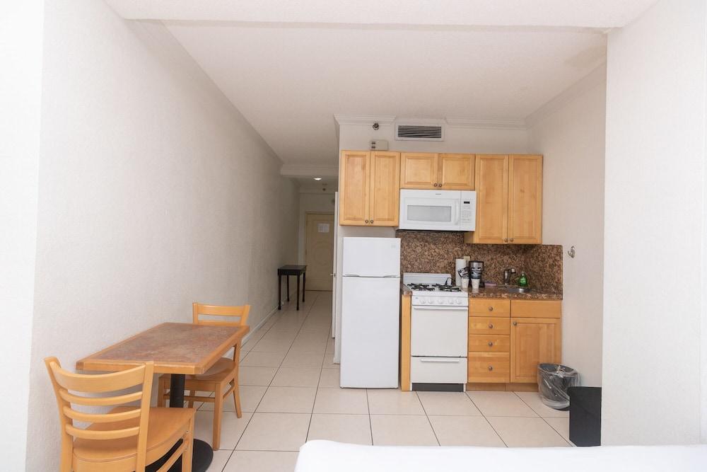 519 City View Hollywood Beach