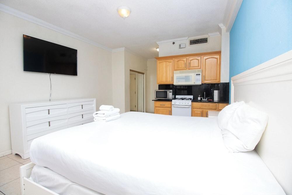 320 City View Hollywood Beach