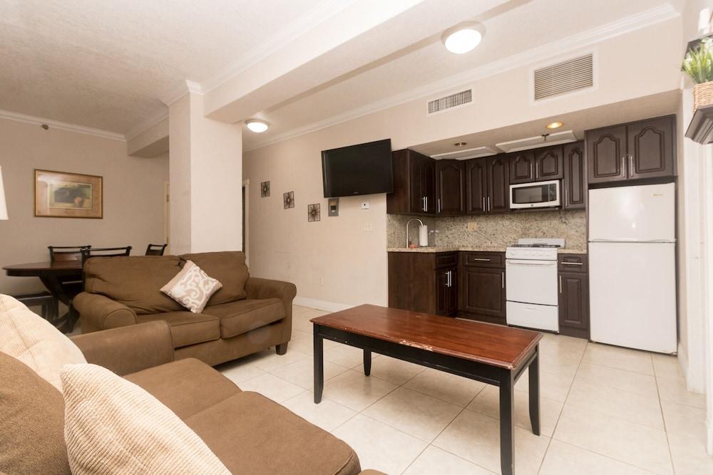 457 City View Hollywood Beach Resort