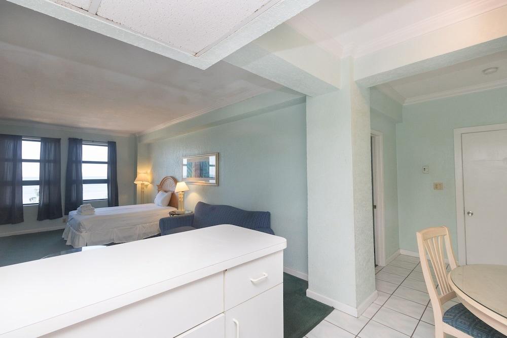 629 Ocean View Hollywood Beach