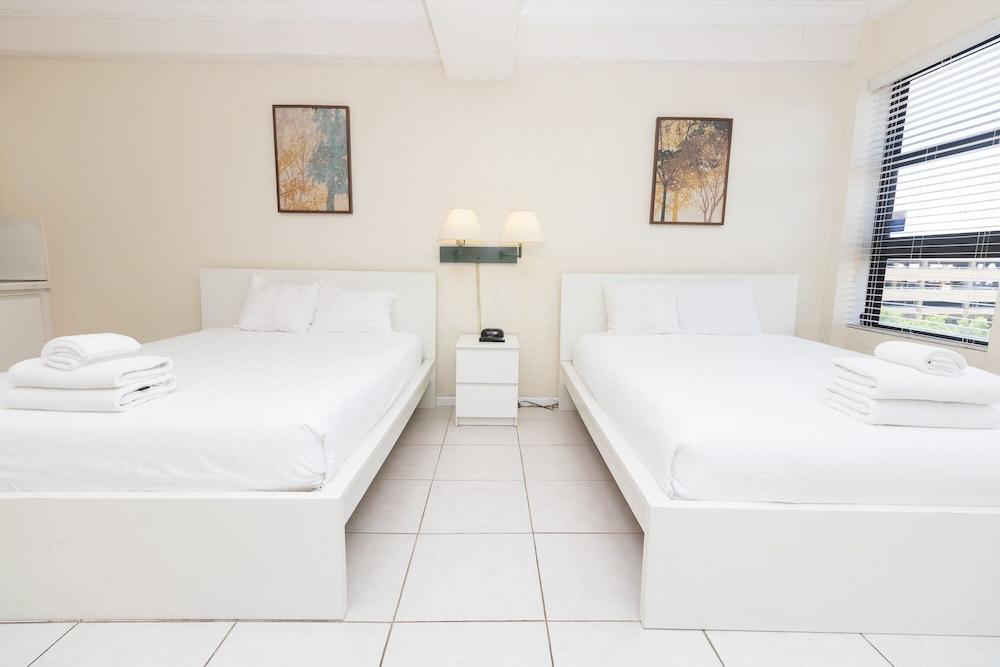 551 City View Hollywood