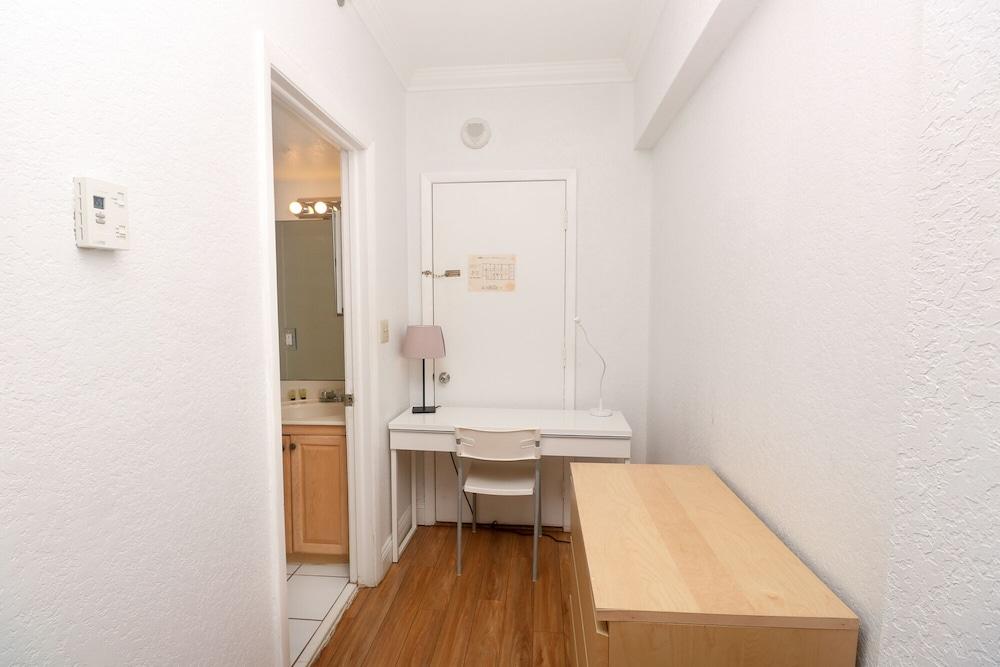 786 Partial Ocean Hollywood Beach