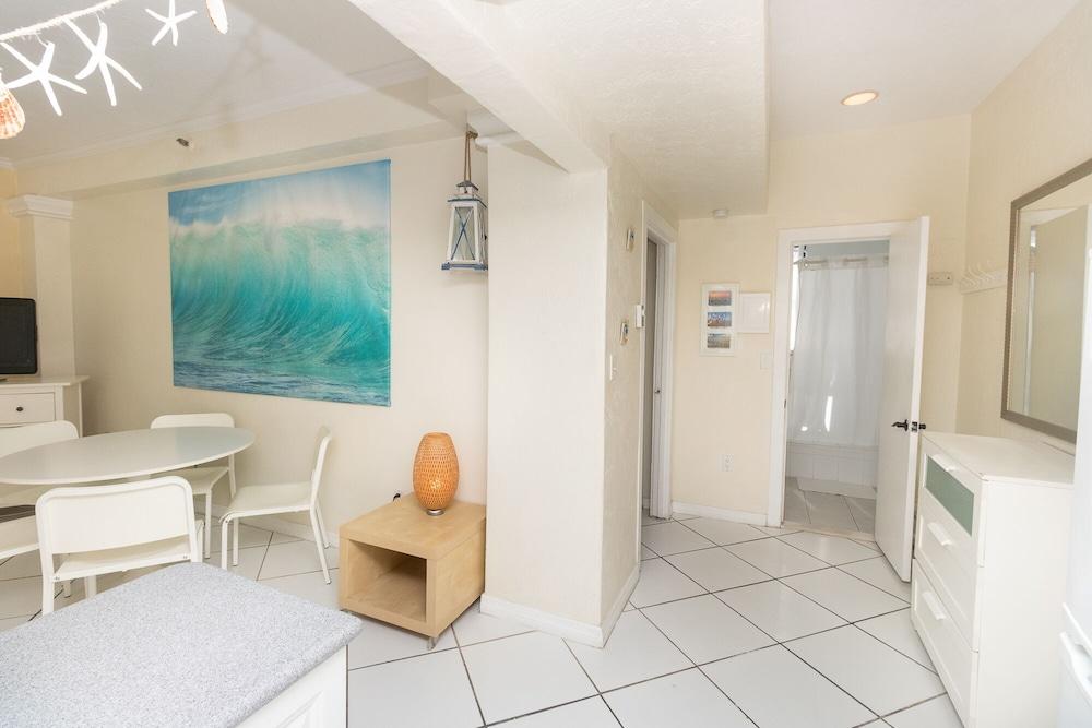 703 Ocean View Hollywood Beach