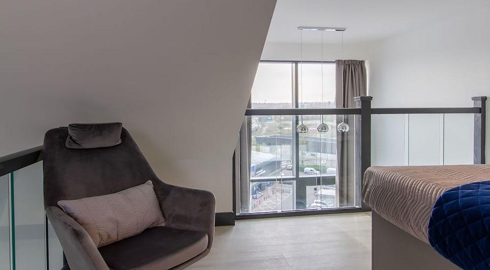 The Residence Coventry by Paymán Club