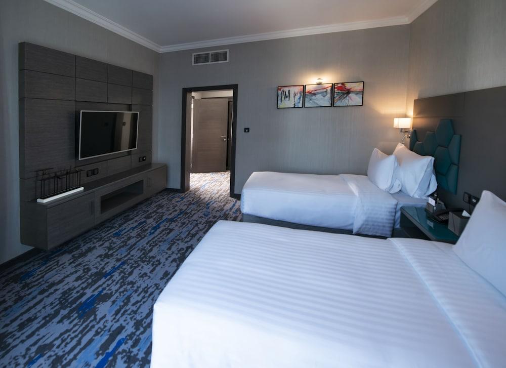 Edge Creekside Hotel