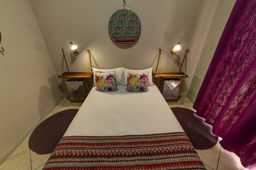 Naankuse Travellers Inn - Hostel