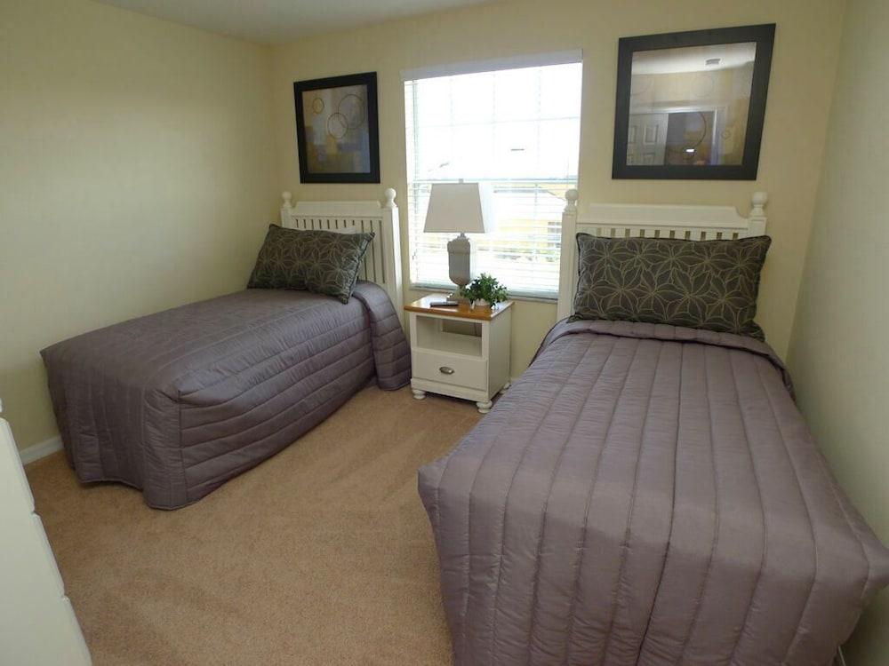 Veranda Palms IHR 3083