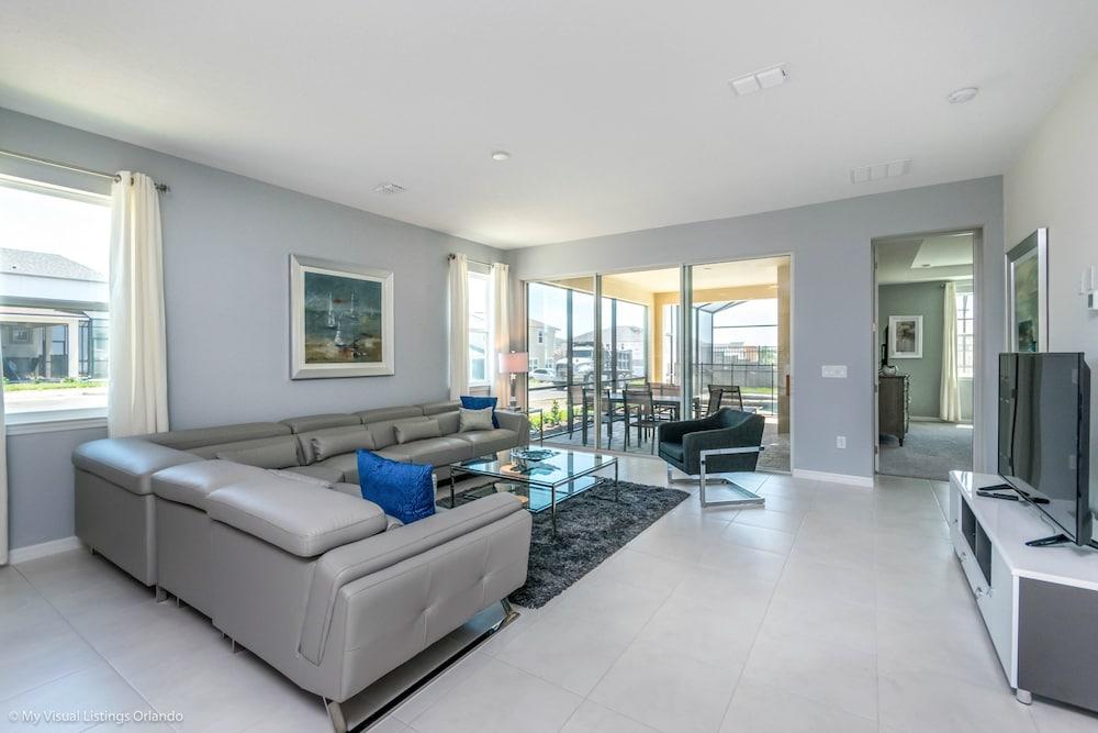 7 BD 5 BH With Game Room Pool Spa