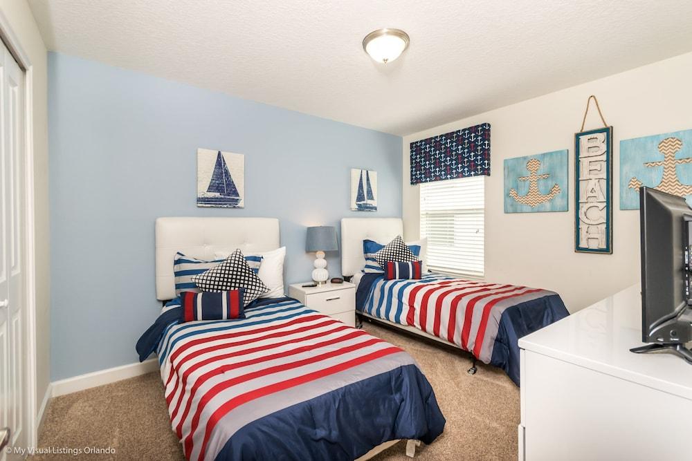 6 Bed 5 Bath Villa with Games, Pool & Spa