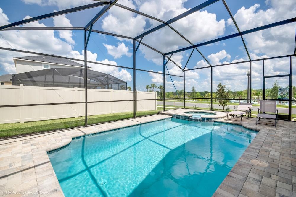 6bed 5Ba Villa Game Room Pool Spa