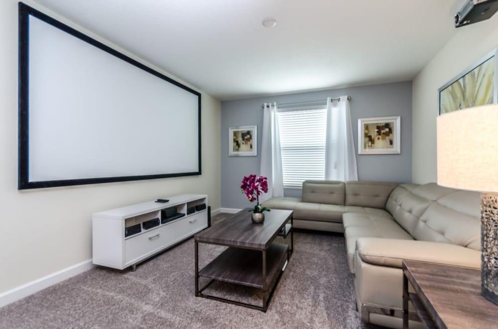 6 Bedroom Golf Course Resort Villa