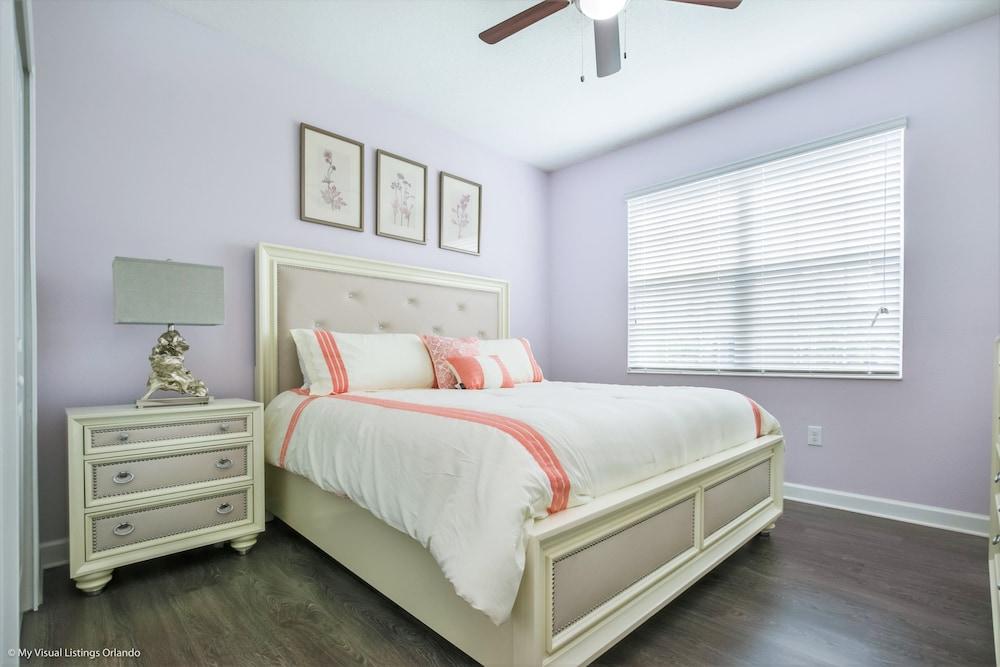 6 Bedroom 5 Bathroom Vacation Home