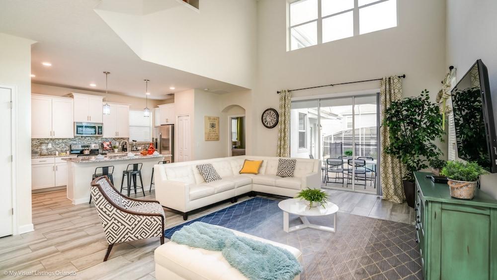 5 Bedroom 5 Bathroom Villa