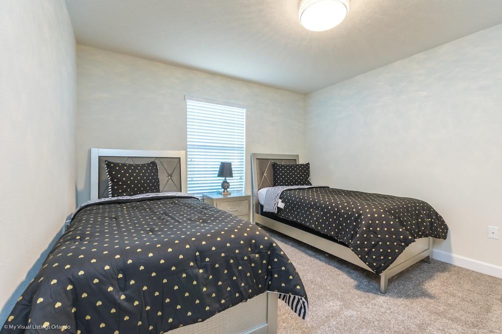 Lovely 4 Bed3 Bachampions Gatepool