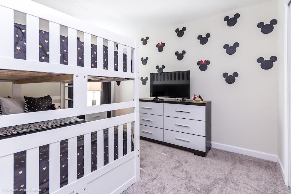 6 Bedroom 5 Bathroom Vacation Home