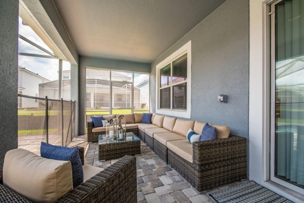 Furnished 8 Bed 5 Bath Villa