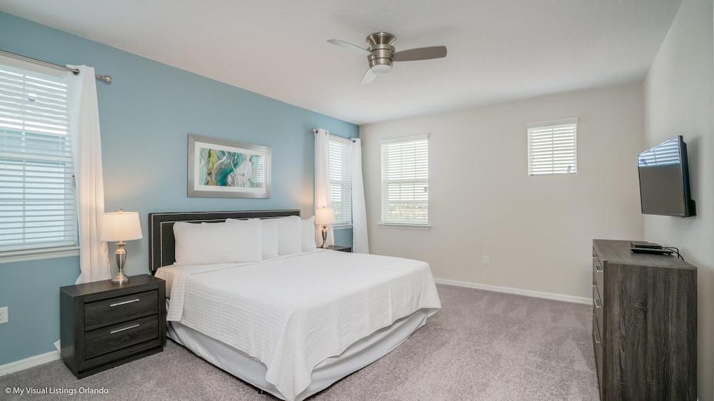 6 Bed 5 Ba Villa with Game Room, Pool & Spa