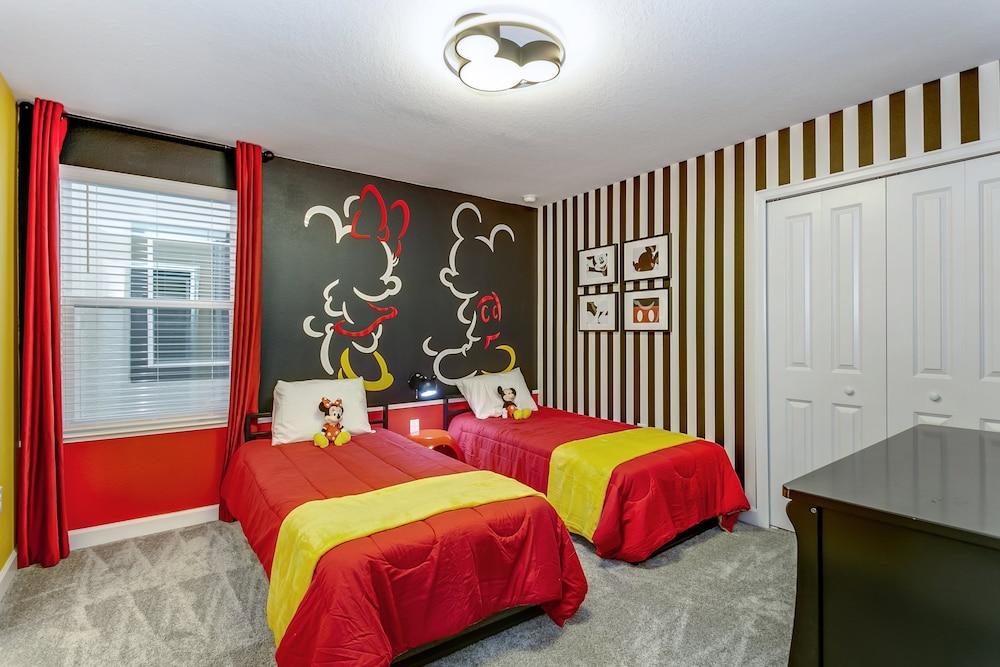 Champions Gate 9 Bdrm 5 BTH