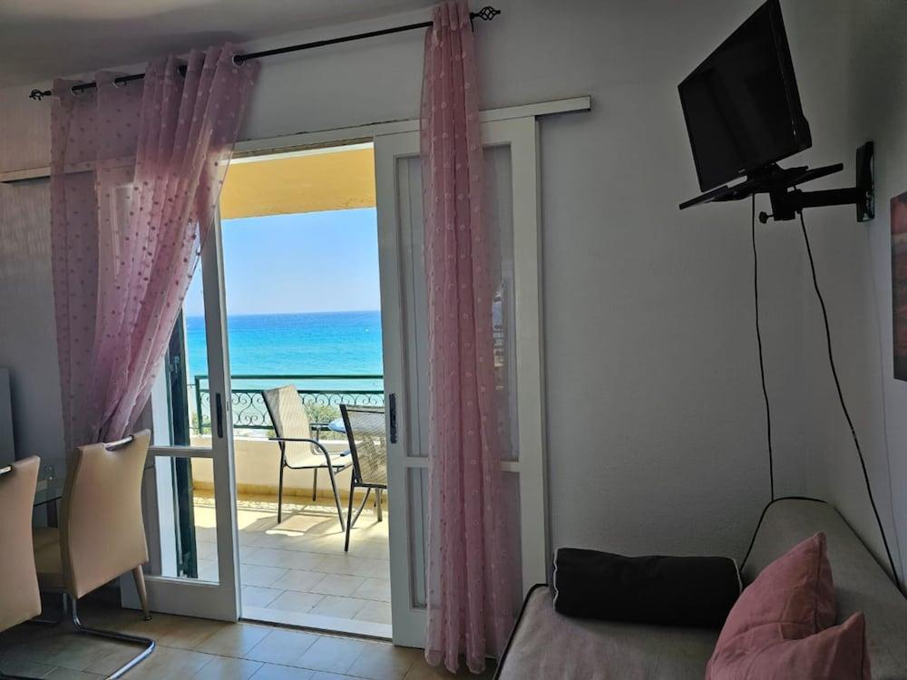 Corfu Glyfada Menigos Resort 2-5