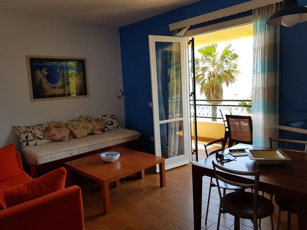 Corfu Glyfada Beachfront Apartment 7