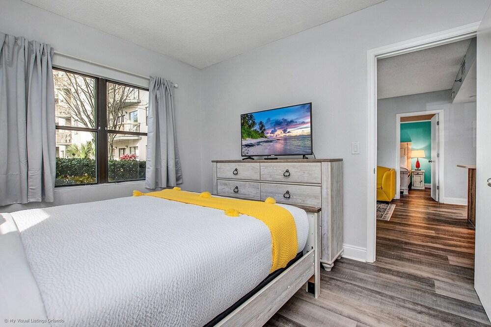 Pristine and Posh 2bd/2ba Condo With Private Balcony - #6en165