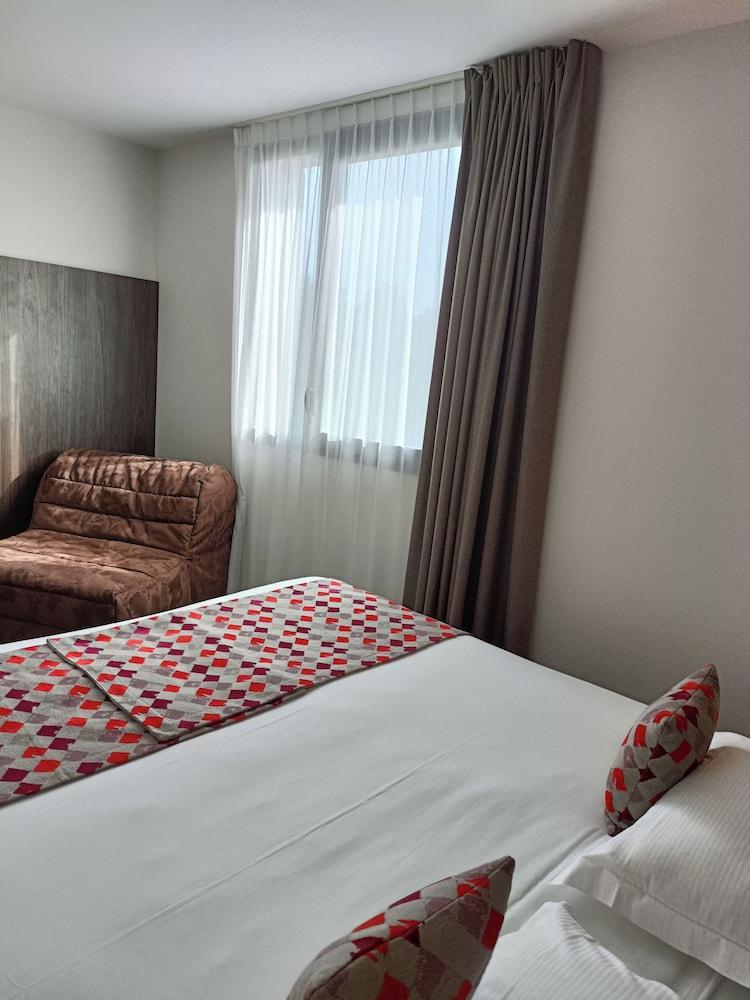 Brit Hotel - Hotel de l'Hippodrome