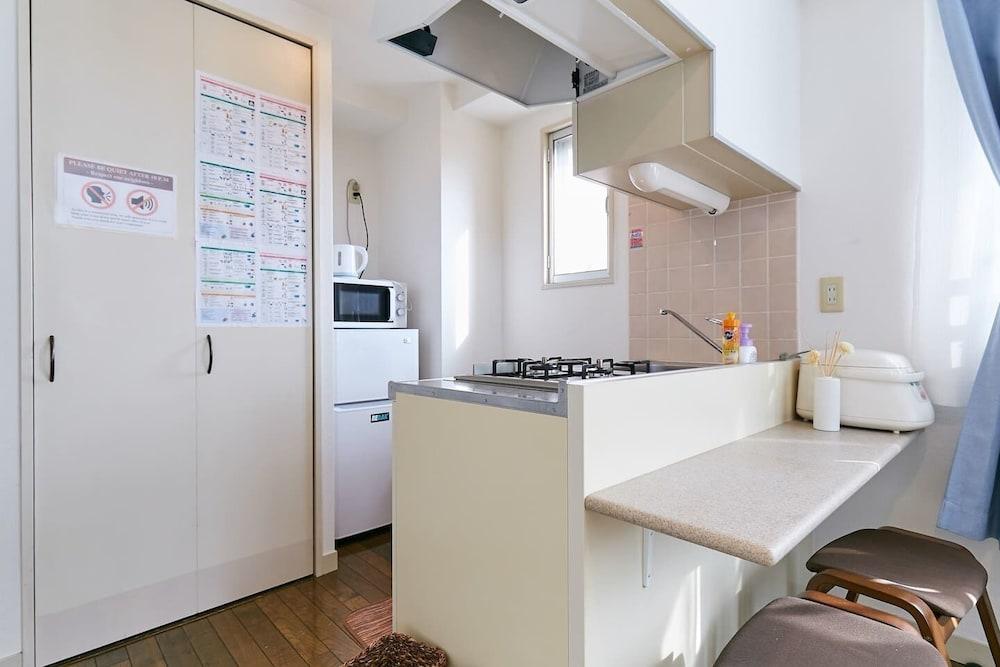 Keikyu Kamata ColorBee Hostel