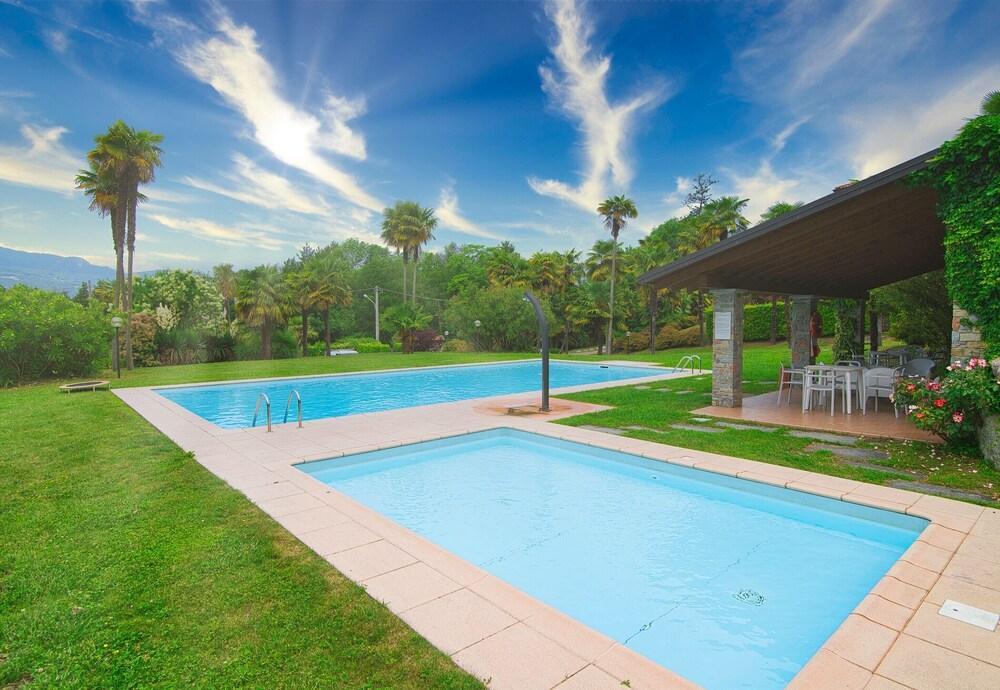 Amazing Gaia Le Palme Pool