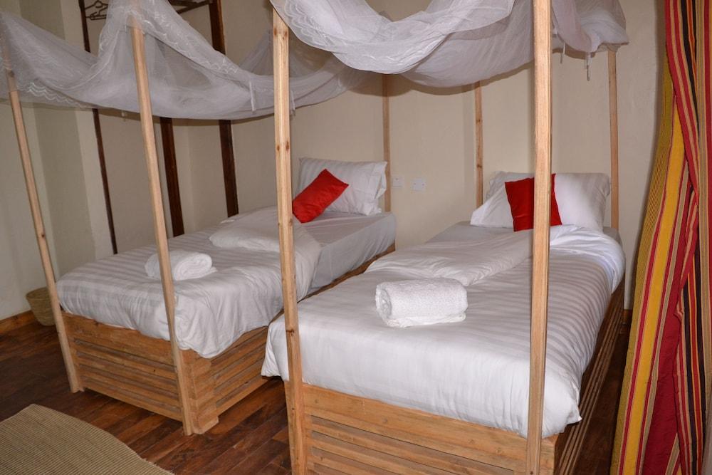 Bunyonyi Apple Farm Stay