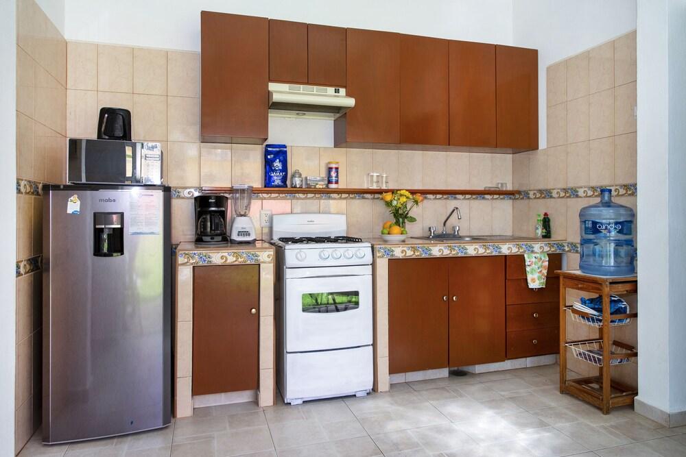 Orchids Villa Pool & Garden