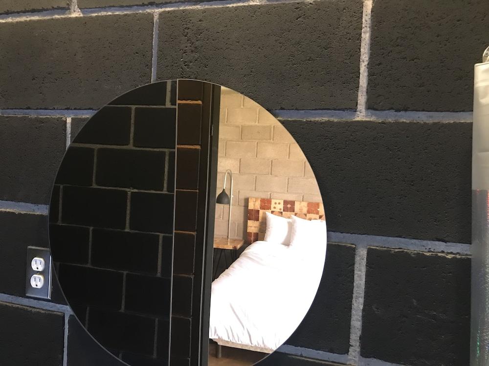 Cálido Cosmos Hotel