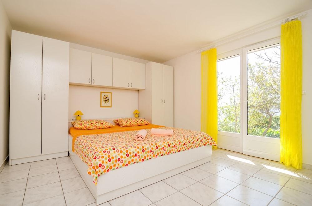 Apartments Šestanović