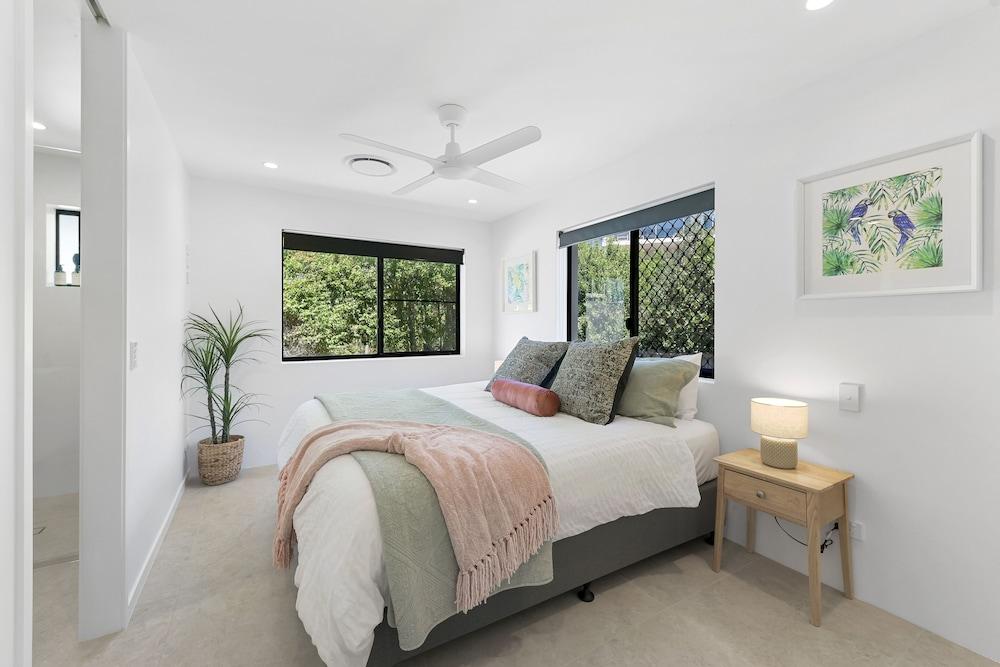 Crystal Shores Sunshine Beach