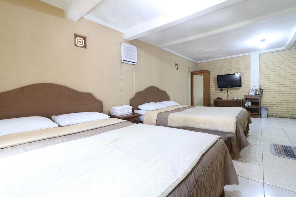 Kampung Pa'go Resort Hotel