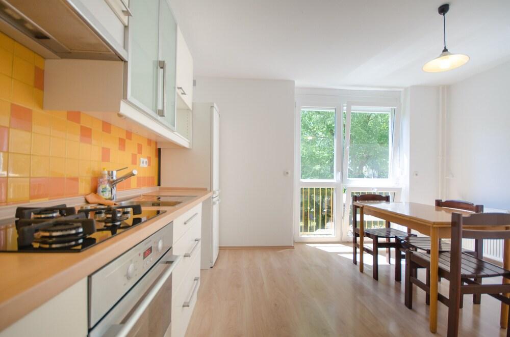 Apartment near Train Station