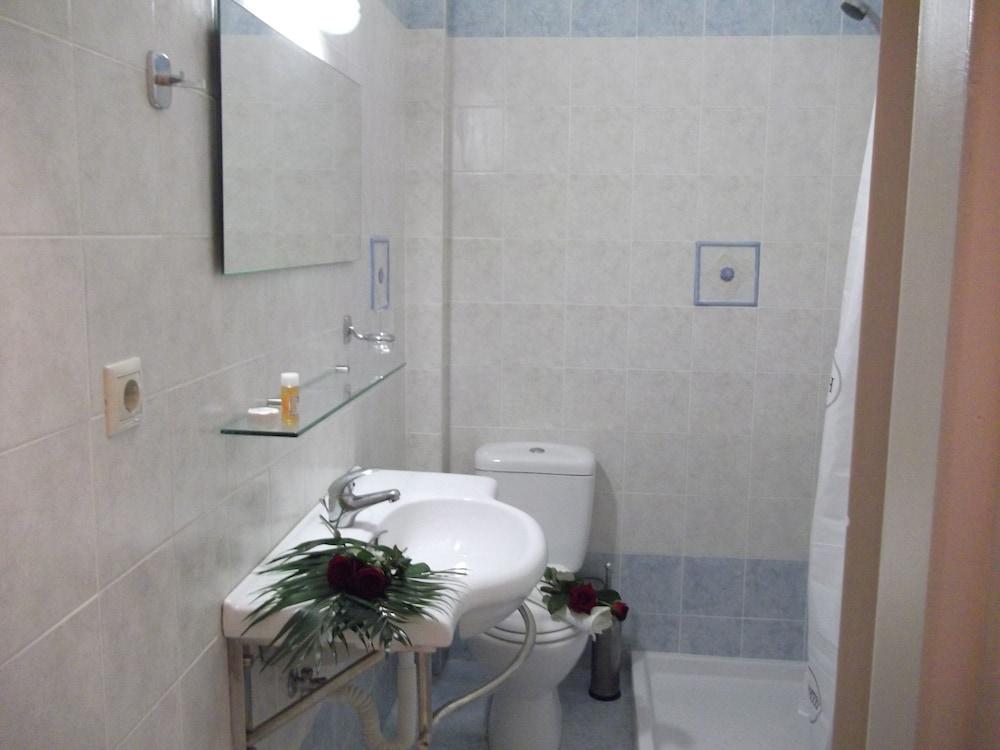 Kritamos Beach Apartments