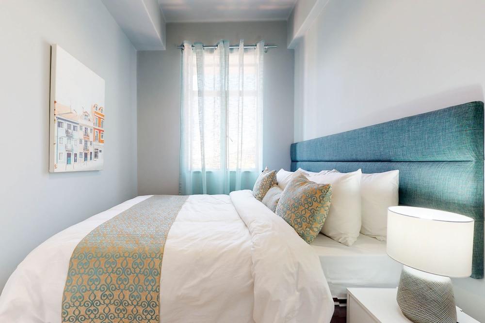 Heriot Apartment 1016