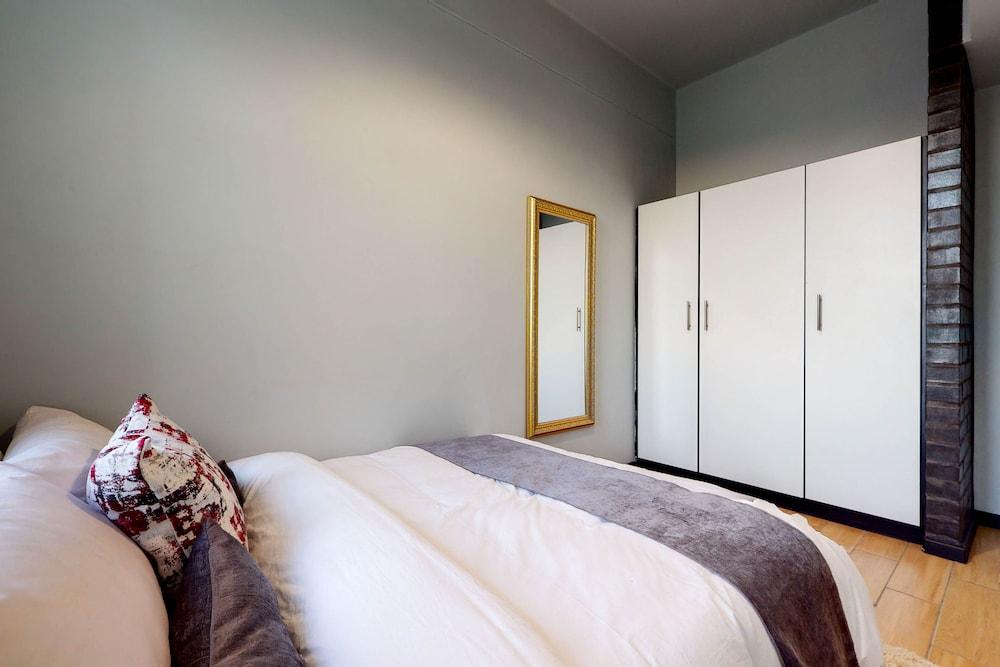 Heriot Apartment 1015