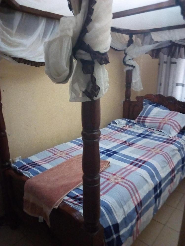 Waso Central Emporium Lodge