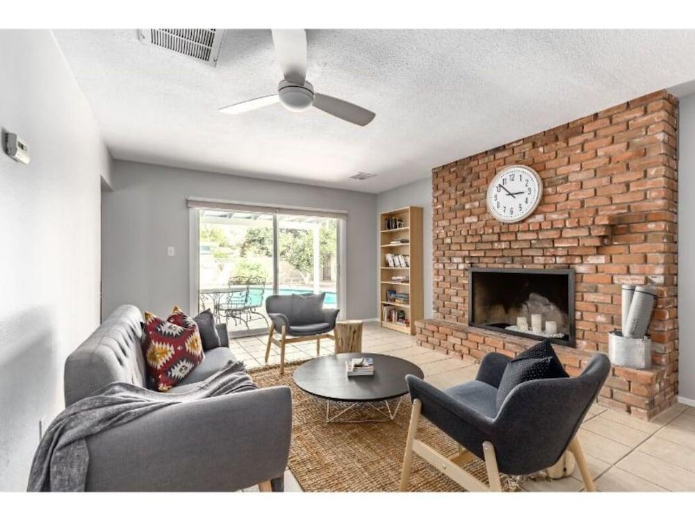 ELM - Modern 4BD / Private Pool & Walk to Biltmore