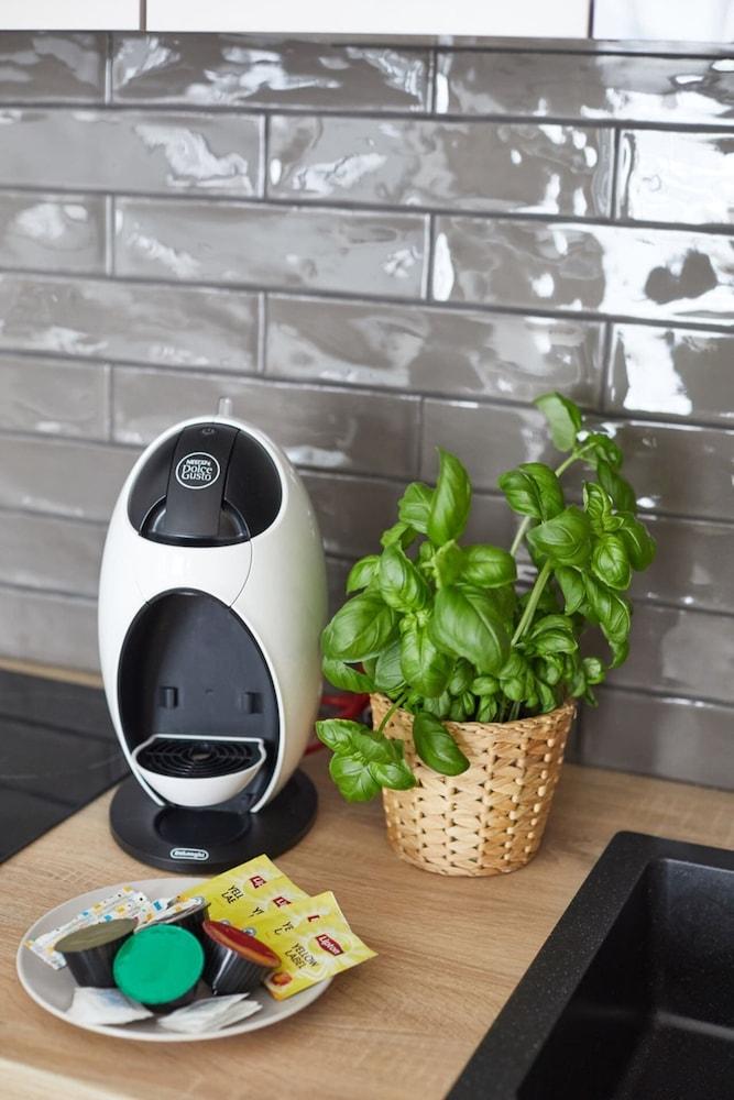 Metro Imielin 8th Floor Apartment