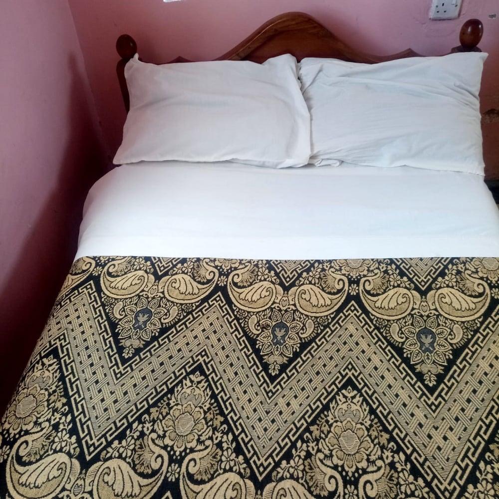 Framjow Highway Lodge - Adults Only