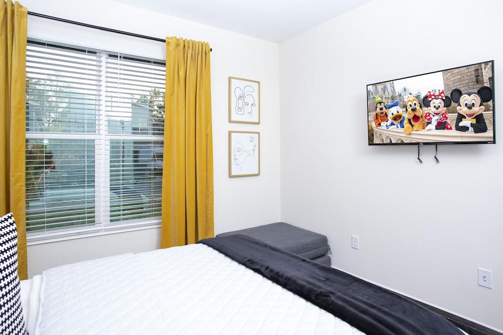 2734 Storey Lake Resort