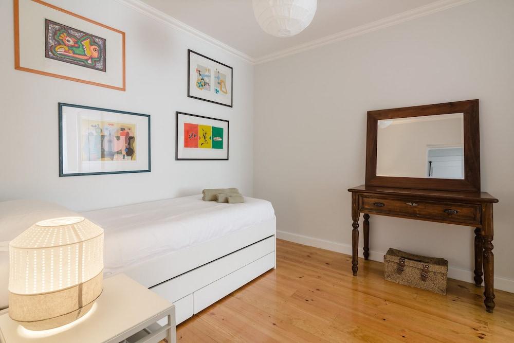 Penha1 · Lisbon's Charming and Bright Apartment