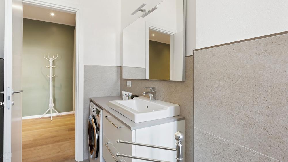 Italianway - Largo Allegri 4