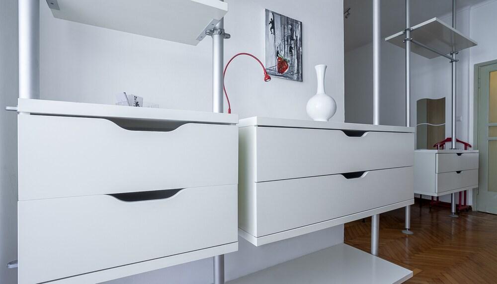 Italianway - De Cristoforis 12 C