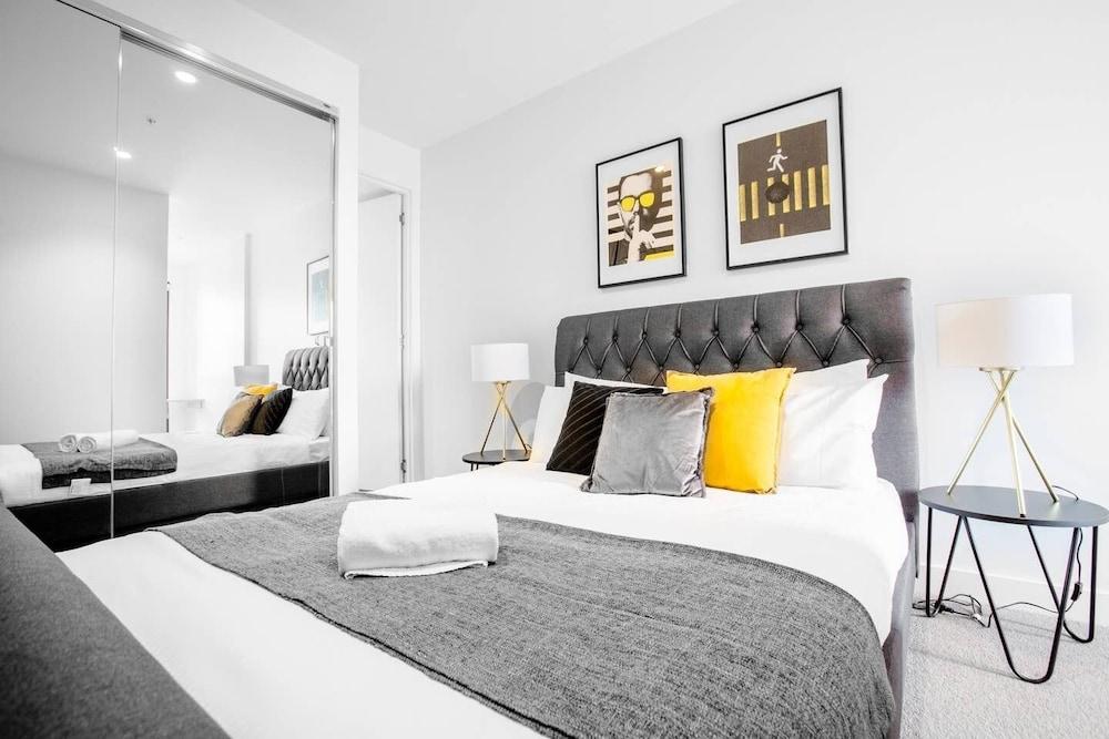 Elegant 2br@footscray Station