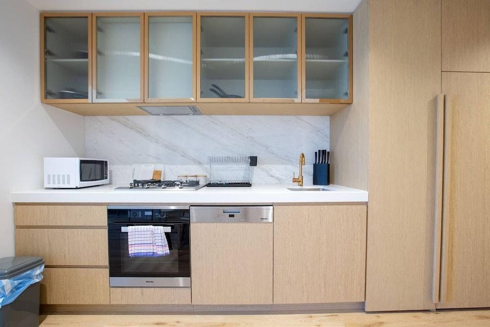 Warm Nest Central Location@collins